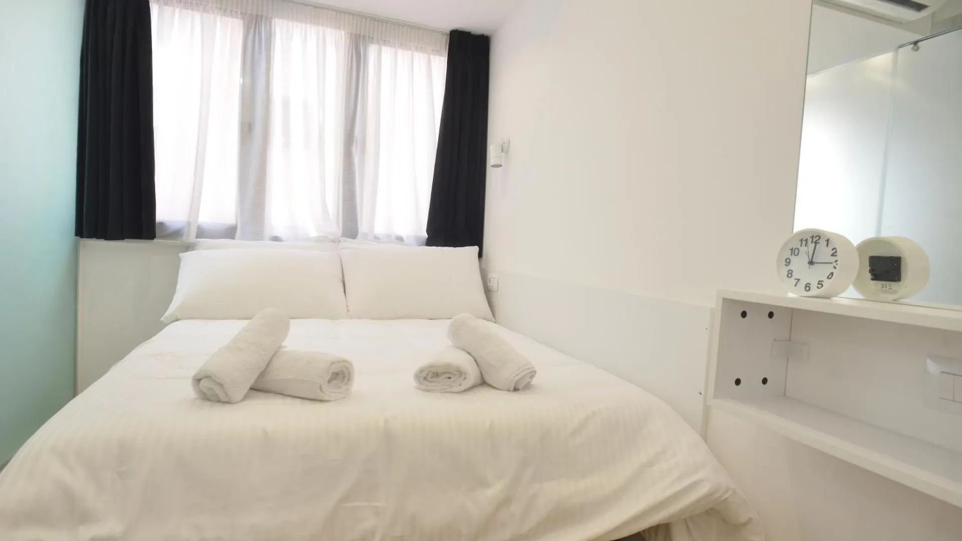 Central Studio Premium Tirana 0*,  Albania